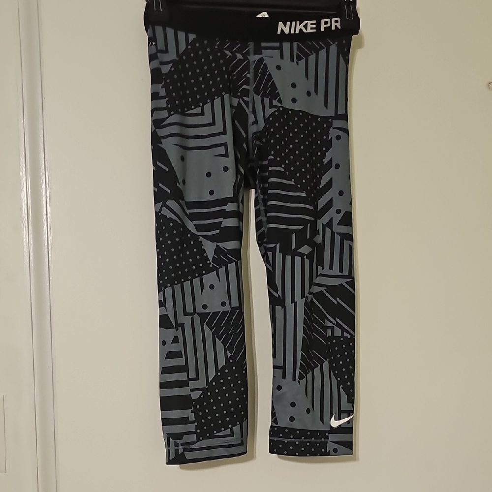 Nike Patterned Leggings - Black and Gray